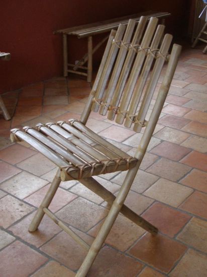 Simple et légére la chaise bambou pliable, a louer en Normandie, région Parisienne