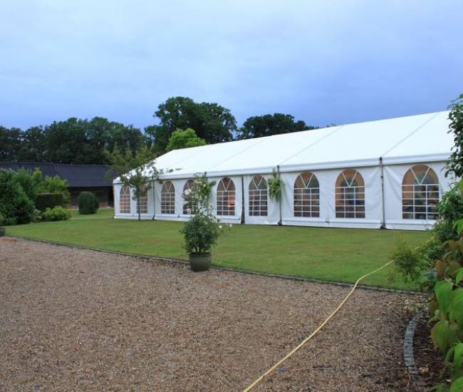 Location de tentes pour un mariage et un vin d'honneur a Héricourt en Caux