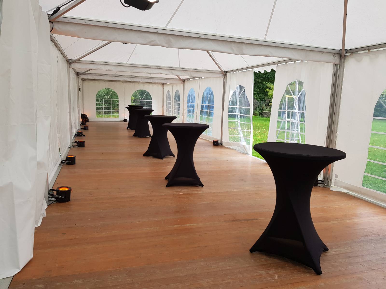 Location d'éclairage PAR 38 dans tentes garden cottage en Normandie