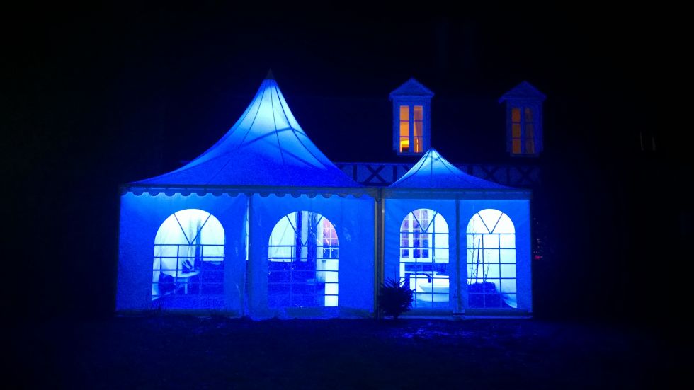 Tentes de 40m² avec éclairage