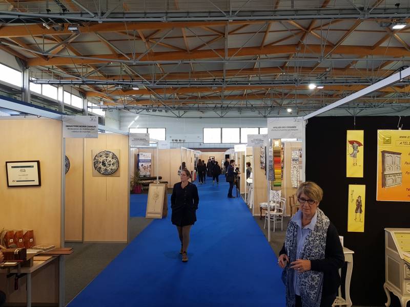 Installation et signalétiquer pour salon à Val de Reuil en Normandie