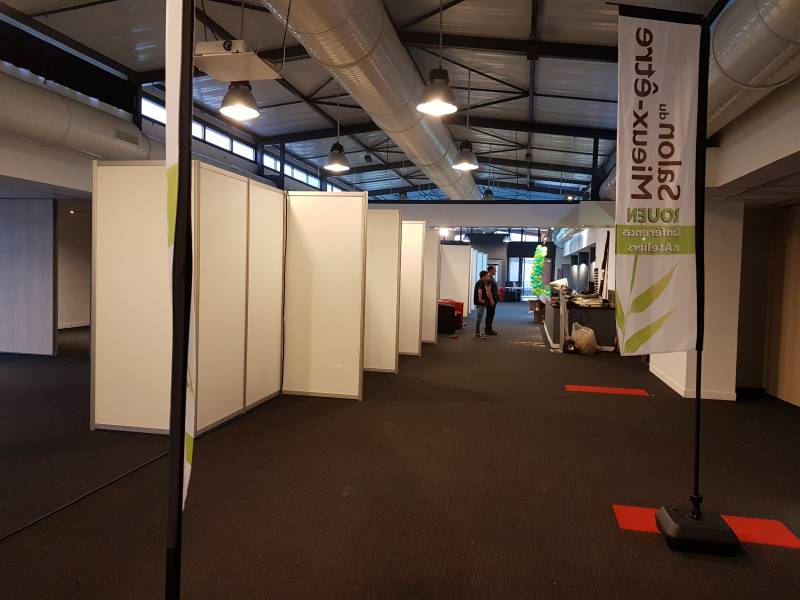 Location de stand en mélaminé Blanc à Rouen en Normandie