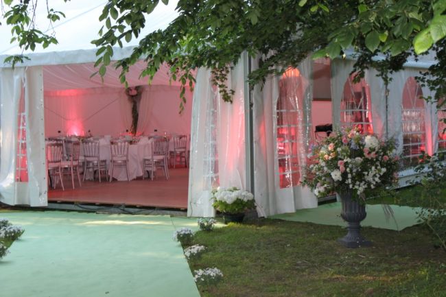 Location de tente prés de Bourg-Achard