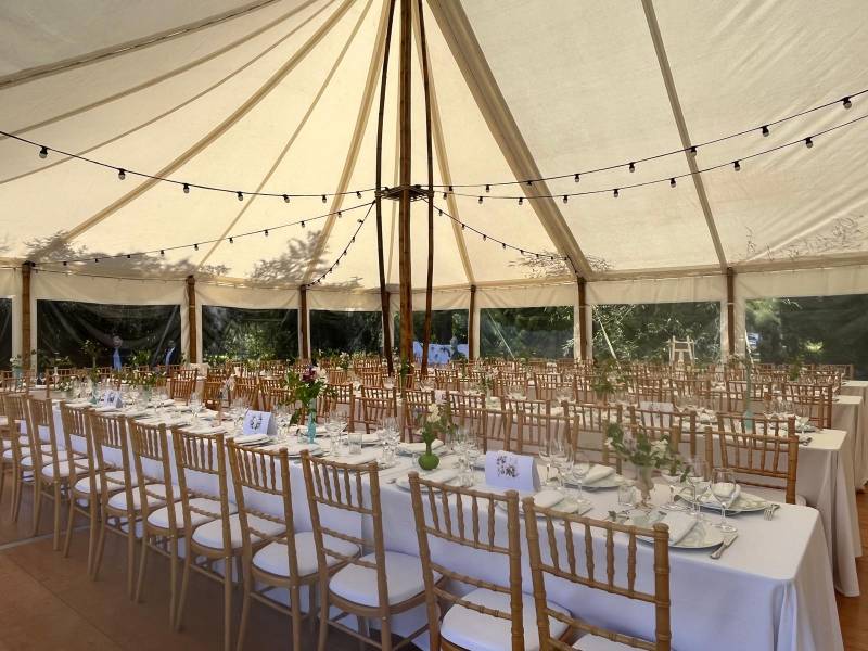 Location d'une tente Bambou avec guirlande près d'Houlbec-Cocherel