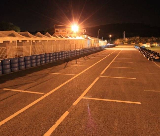 Stand en location pour les 24 heures de karting organisé par le circuit de l'Europe a Sotteville-sous-le-Val