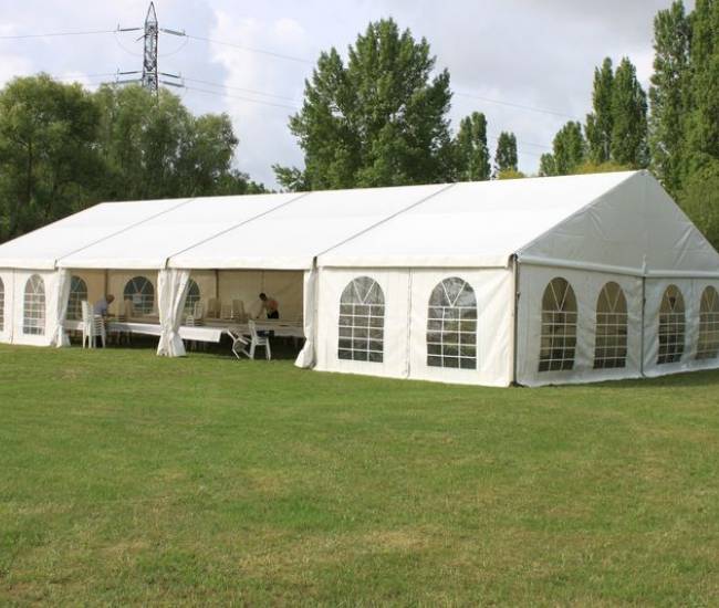 Tente pour le repas du personnel prés d'Elbeuf