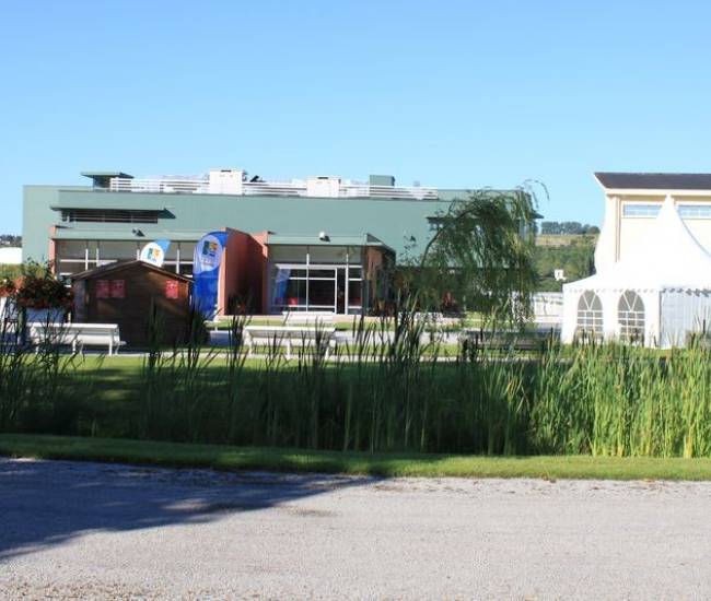 Tente et Stand a l'Hippodrome de Dieppe.