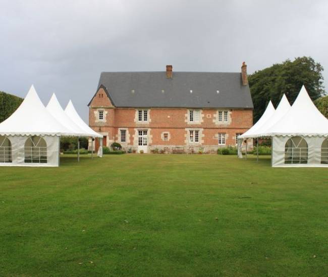 Location de tentes pour un mariage et un vin d'honneur a Héricourt en Caux