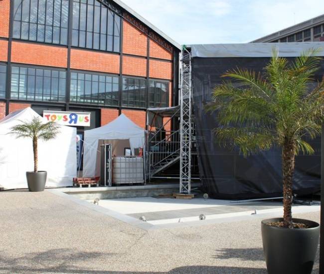 Location de Stand Minute pour abriter une loge artiste et une régie pour les techniciens a Rouen.