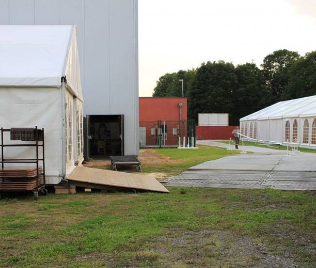 Location de tente avec plancher et rampe PMR à Darnétal