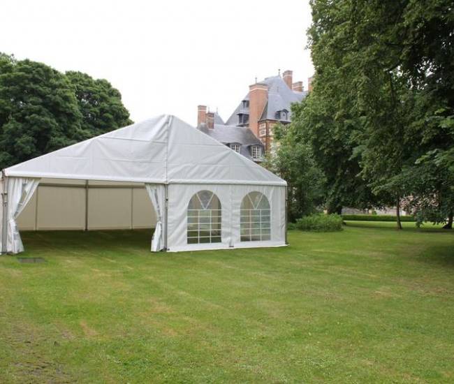 Tente de cocktail pour mariage au chateau de Fleury la foret